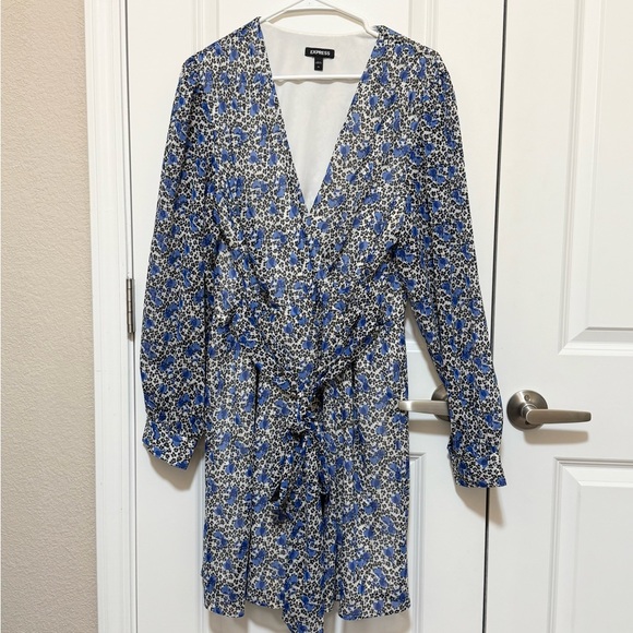 Express Dresses & Skirts - Express Blue and White Floral Long Sleeve Dress
